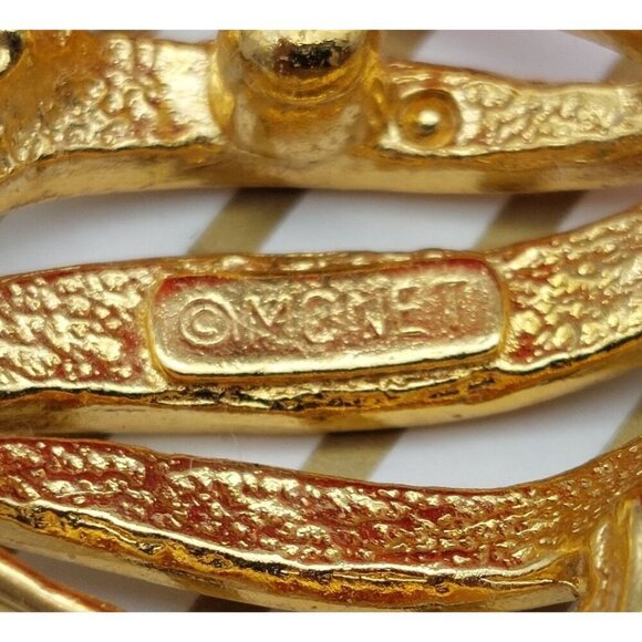 Pretty 80's 90's Gold Tone & Cream Enamel MONET Statement Earrings Open Works - Picture 5 of 6